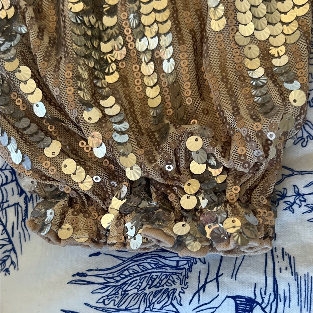 SHEIN Gold Sequin Plunge V-Neck Bodysuit - Picture 4 of 7